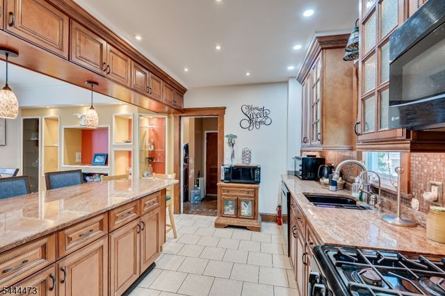 220 Arthur St, Linden City, NJ 07036