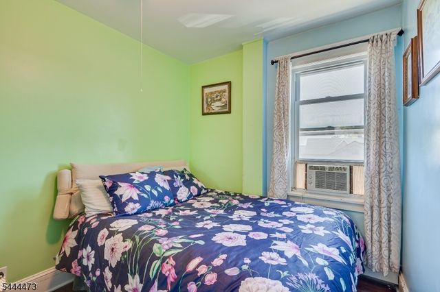 220 Arthur St, Linden City, NJ 07036