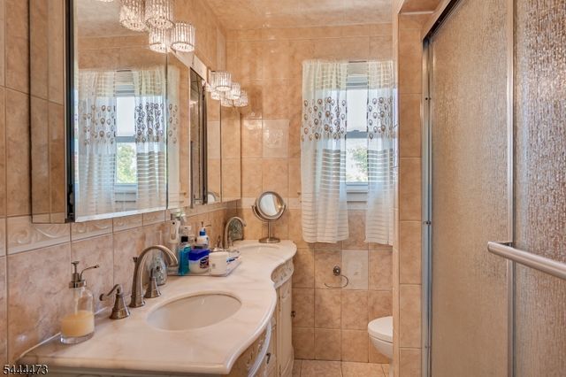 220 Arthur St, Linden City, NJ 07036
