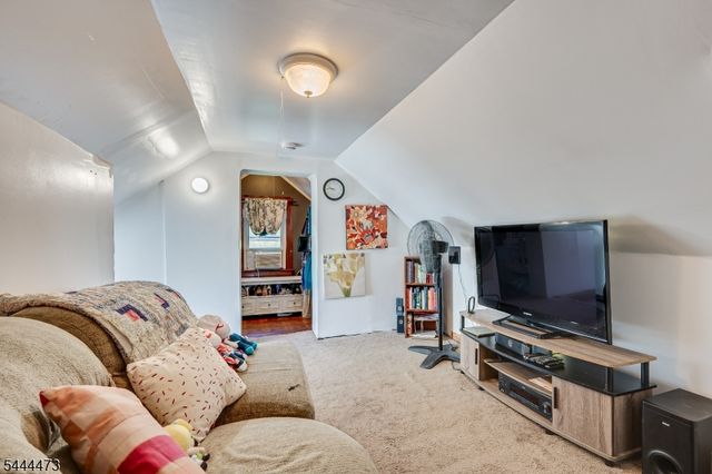 220 Arthur St, Linden City, NJ 07036