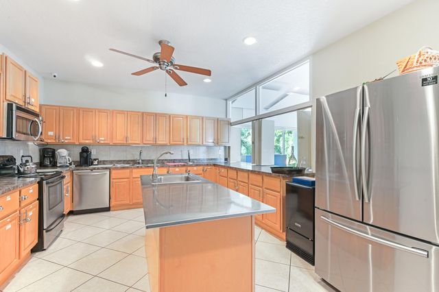 650 Snug Harbor Drive G401, Boynton Beach, FL 33435