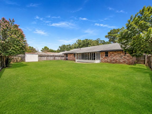 1311 Creek Hollow Drive, Seabrook, TX 77586