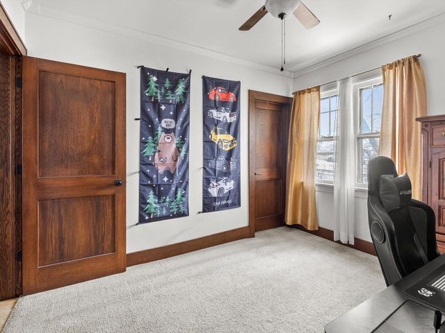 1014 S 20th STREET, Manitowoc, WI 54220