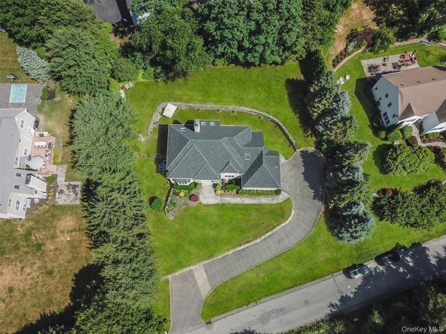 114 Random Farms Drive, Chappaqua, NY 10514
