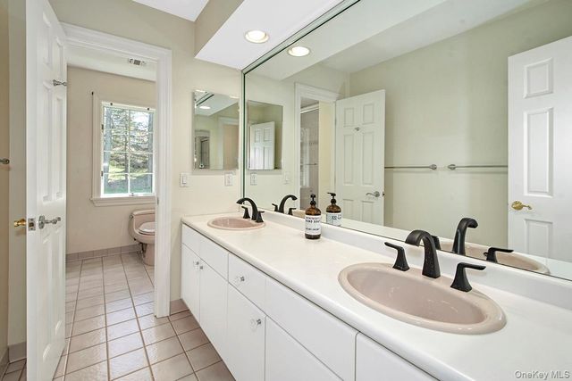 114 Random Farms Drive, Chappaqua, NY 10514
