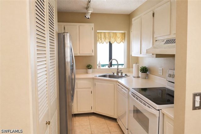 7410 Lake Breeze DR 307, Fort Myers, FL 33907