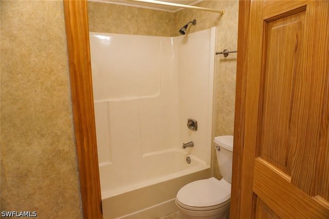 7410 Lake Breeze DR 307, Fort Myers, FL 33907