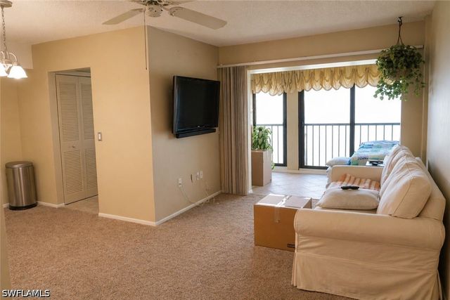 7410 Lake Breeze DR 307, Fort Myers, FL 33907