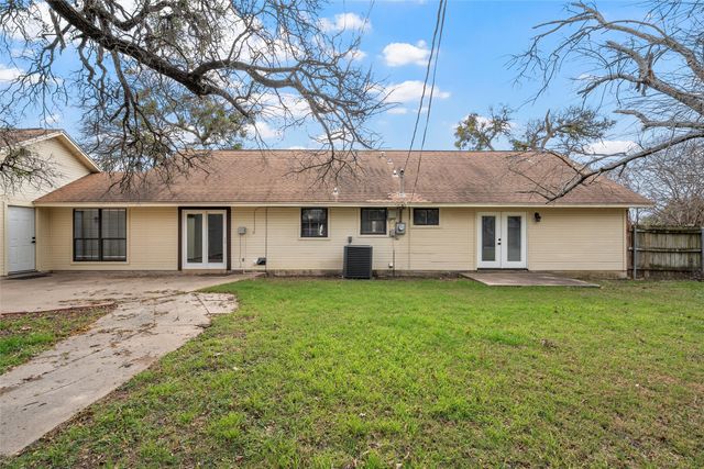 9101 Midway Drive, Woodway, TX 76712