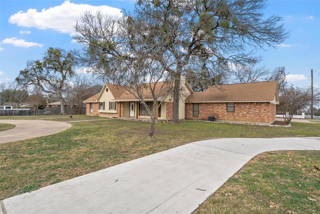 9101 Midway Drive, Woodway, TX 76712