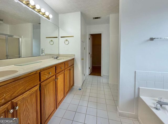 1040 Sunny Field Court, Lawrenceville, GA 30043