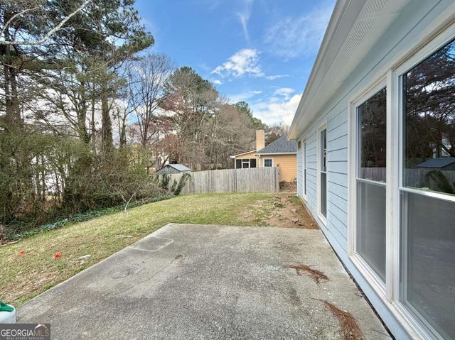 1040 Sunny Field Court, Lawrenceville, GA 30043