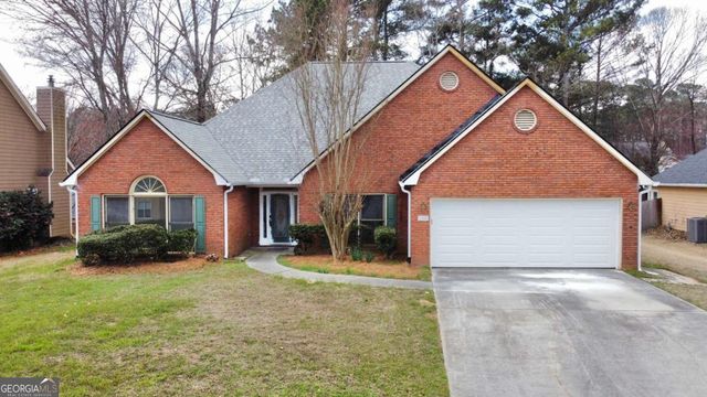 1040 Sunny Field Court, Lawrenceville, GA 30043