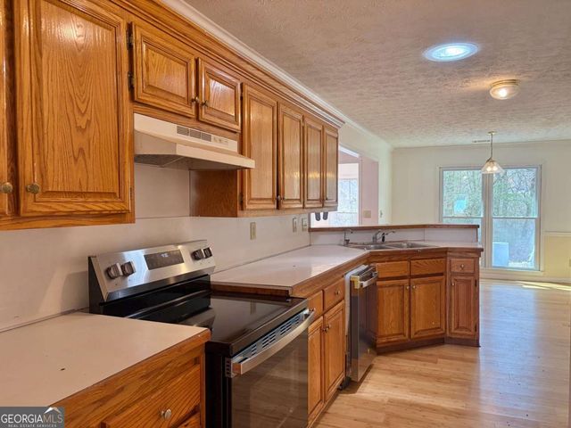 1040 Sunny Field Court, Lawrenceville, GA 30043