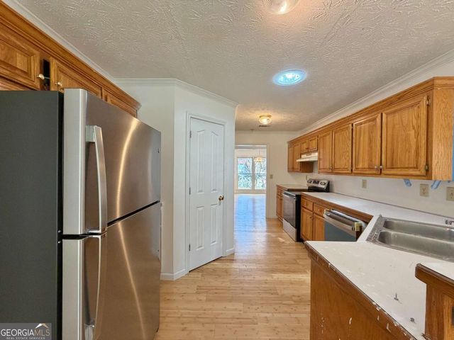 1040 Sunny Field Court, Lawrenceville, GA 30043