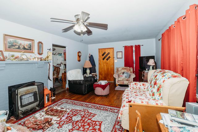 1057 KY-36 Highway, Frenchburg, KY 40322