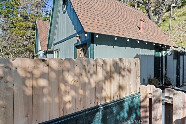 1286 Lovers Lane, Rimforest, CA 92378
