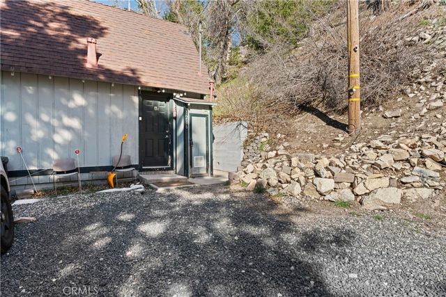 1286 Lovers Lane, Rimforest, CA 92378