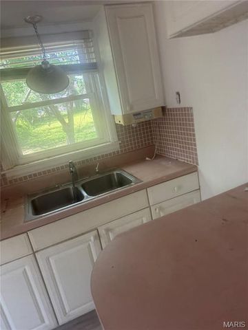 257 S Barat Avenue, Ferguson, MO 63135