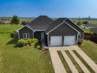 28 Braeburn Way, Evansville, WI 53536