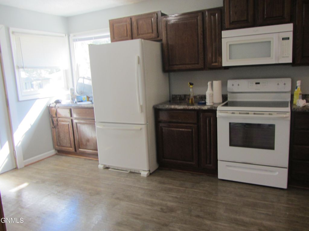 506 19th Street N, Bismarck, ND 58501 photo 3