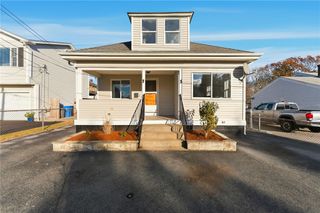 10 Woburn Street, Cranston, RI 02910