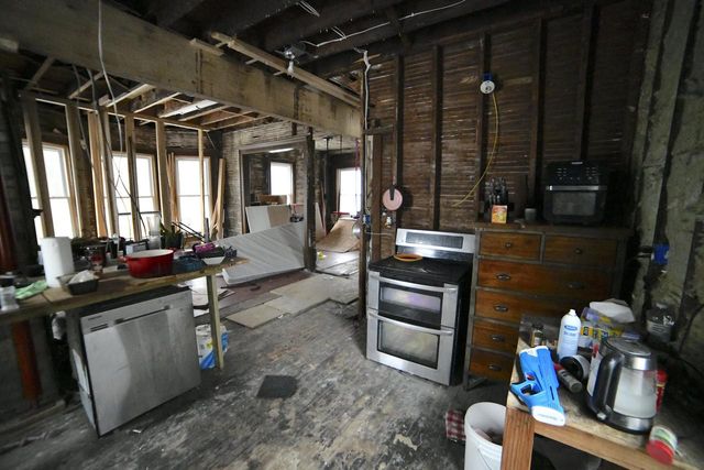 1122 W Wright STREET, Milwaukee, WI 53206