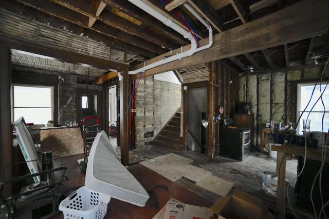 1122 W Wright STREET, Milwaukee, WI 53206