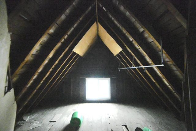 1122 W Wright STREET, Milwaukee, WI 53206