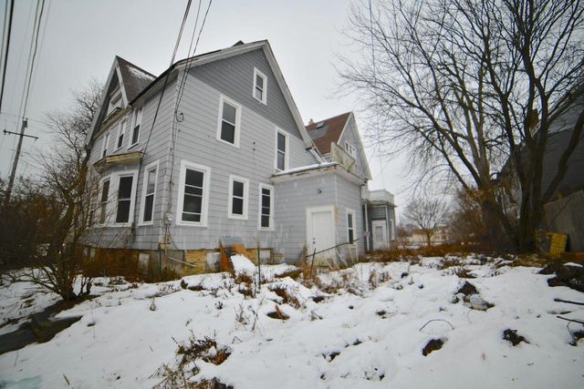 1122 W Wright STREET, Milwaukee, WI 53206