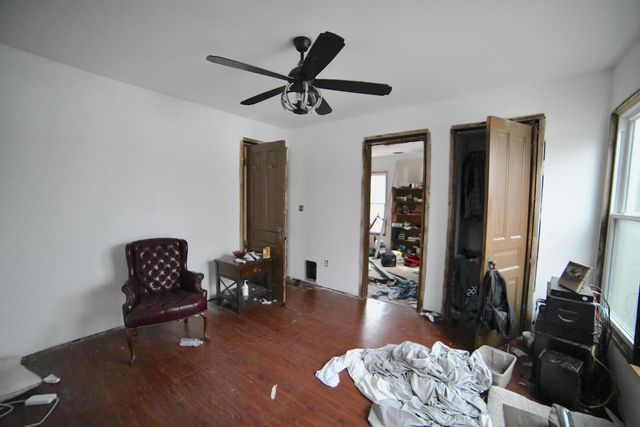 1122 W Wright STREET, Milwaukee, WI 53206