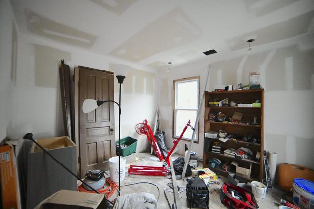 1122 W Wright STREET, Milwaukee, WI 53206