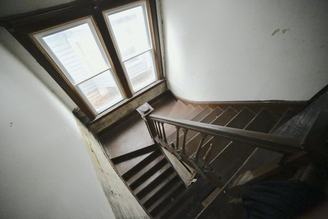 1122 W Wright STREET, Milwaukee, WI 53206