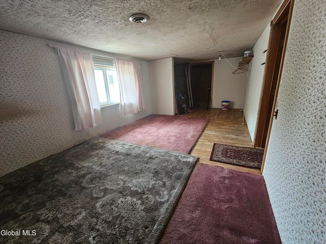 19 Feld Avenue, Queensbury, NY 12804