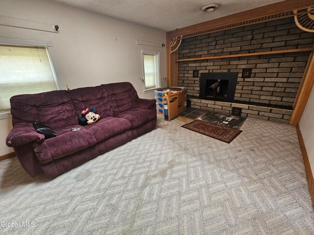 19 Feld Avenue, Queensbury, NY 12804