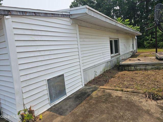 19 Feld Avenue, Queensbury, NY 12804