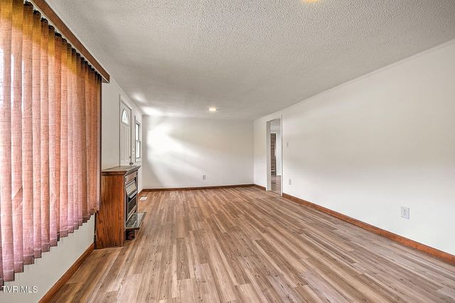 4310 Gate City Highway, Bristol, VA 24202