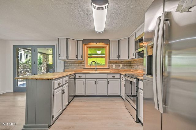 4310 Gate City Highway, Bristol, VA 24202