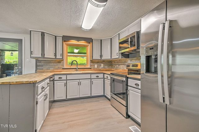 4310 Gate City Highway, Bristol, VA 24202