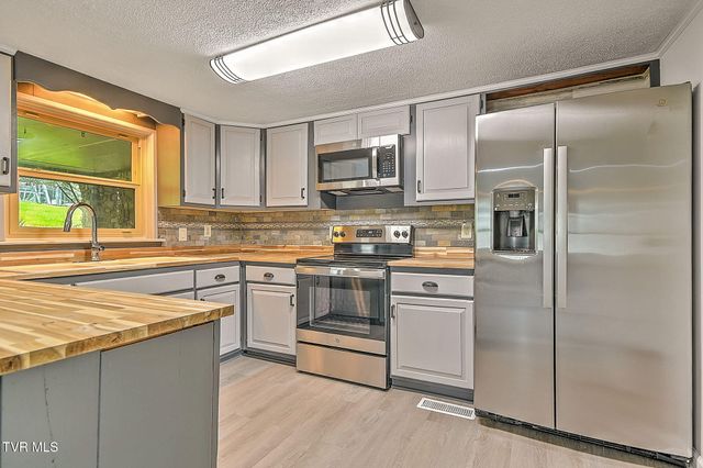 4310 Gate City Highway, Bristol, VA 24202