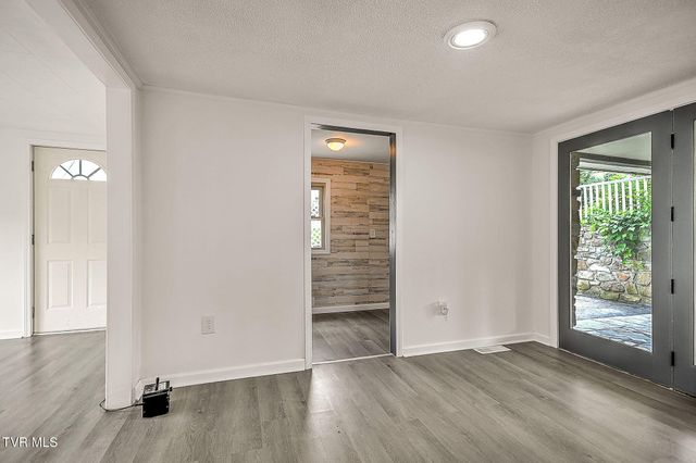 4310 Gate City Highway, Bristol, VA 24202