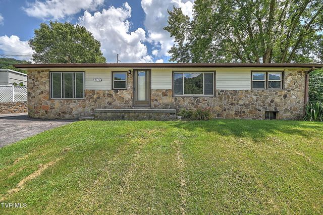 4310 Gate City Highway, Bristol, VA 24202