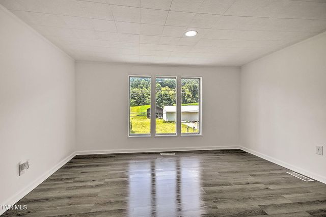 4310 Gate City Highway, Bristol, VA 24202