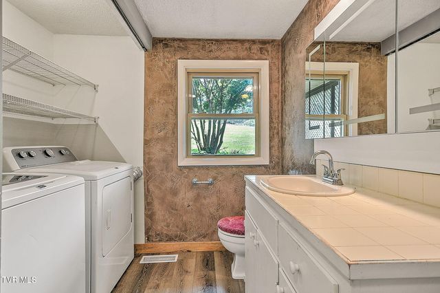 4310 Gate City Highway, Bristol, VA 24202