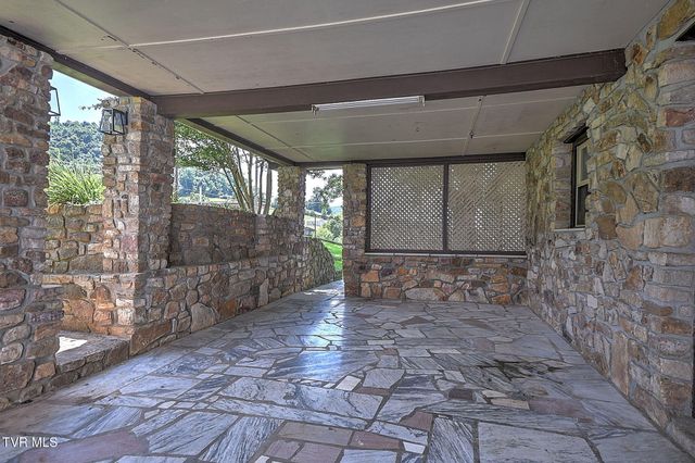 4310 Gate City Highway, Bristol, VA 24202