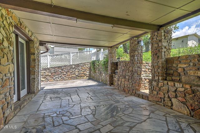 4310 Gate City Highway, Bristol, VA 24202