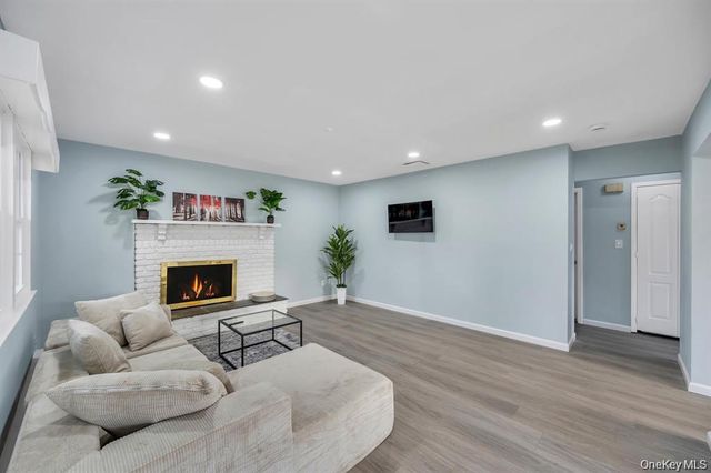 65 Federal Lane, Coram, NY 11727