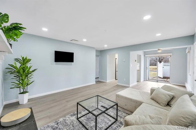 65 Federal Lane, Coram, NY 11727