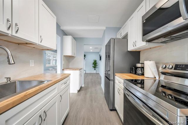 65 Federal Lane, Coram, NY 11727