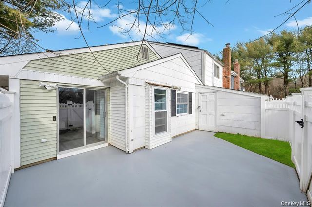 65 Federal Lane, Coram, NY 11727